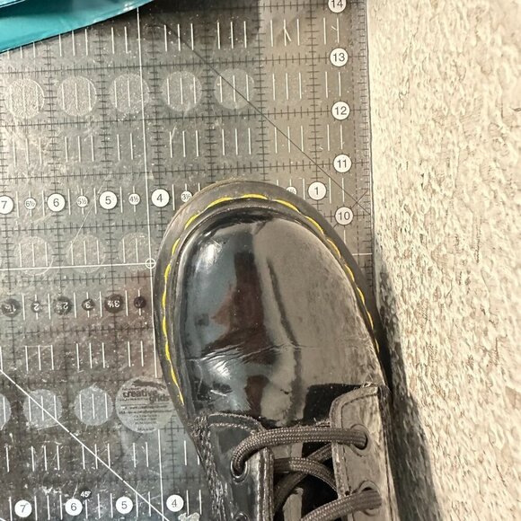 Dr. Martens Women Size 6 11821 Black Shiny Patent Leather 8 Hole Combat Boot - Picture 11 of 11